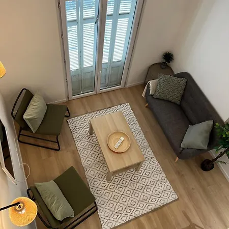 公寓 Le Nid D Azur Duplex Vue Centre 昂蒂布